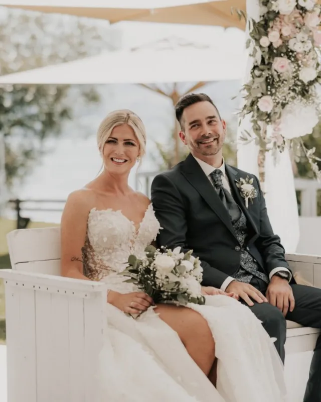 Wenn eine Hochzeit im ansteht, freue ich mich immer ein riiiesig ☀️ Die Location liegt im Nachbardorf, der…